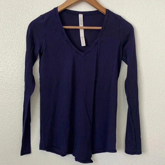 Lululemon 2 Knot A Problem Long Sleeve Shirt in Purple Aeon - Picture 5 of 11